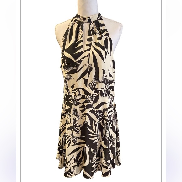 NWT EXPRESS Black/ White Floral Sleeveless Dress Size 14 - Picture 1 of 11